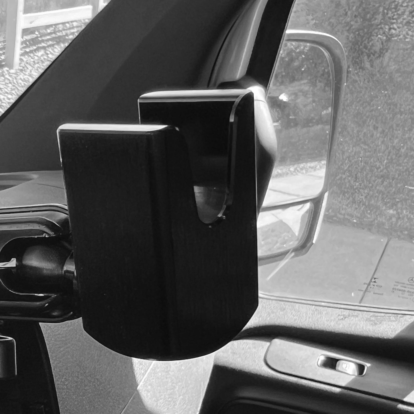 FLOW SERIES™ ACCESSORIES| RADIO HANDHELD DEVICE MOUNT | 20MM BALL
