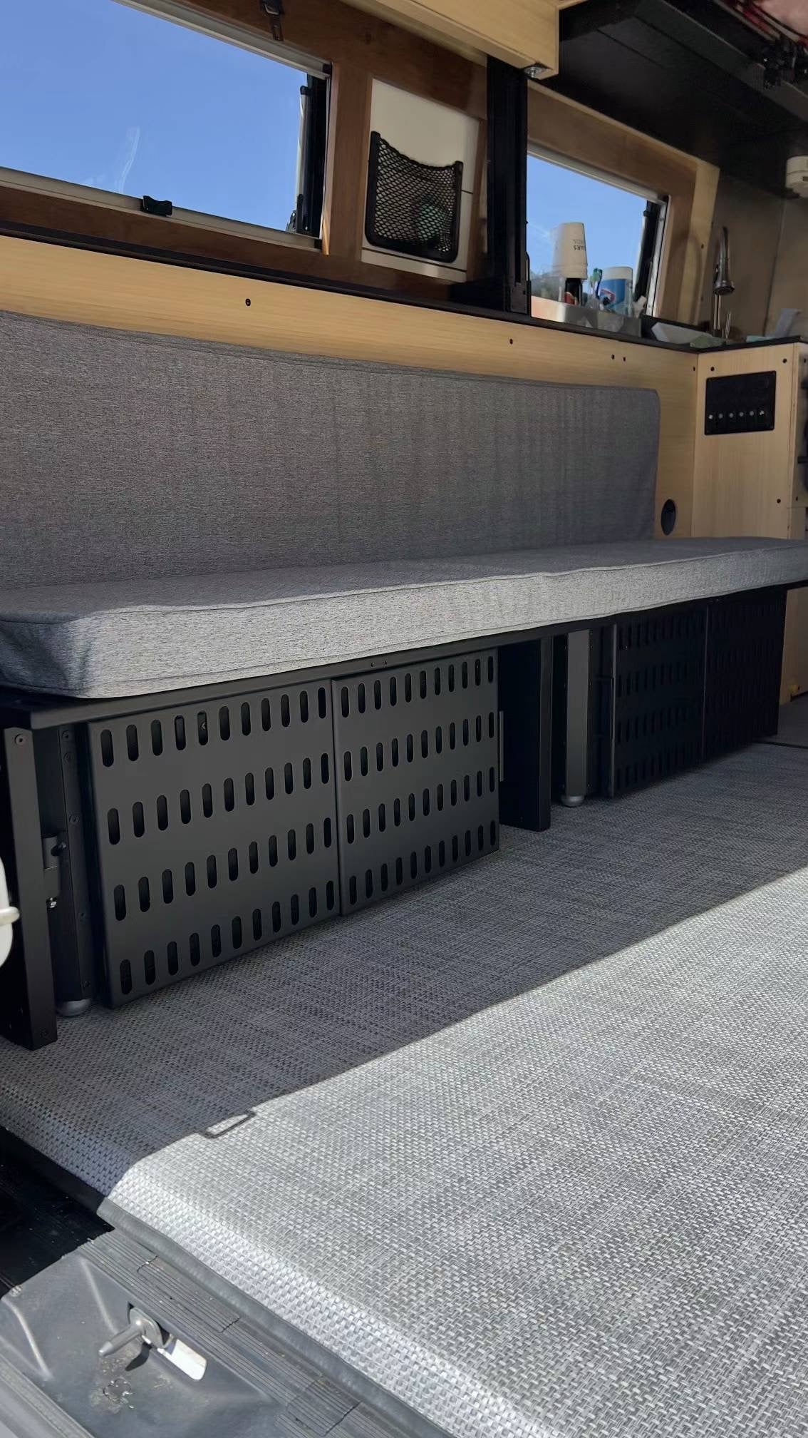 CAVE MASTER| SUPER SMART BED BENCH
