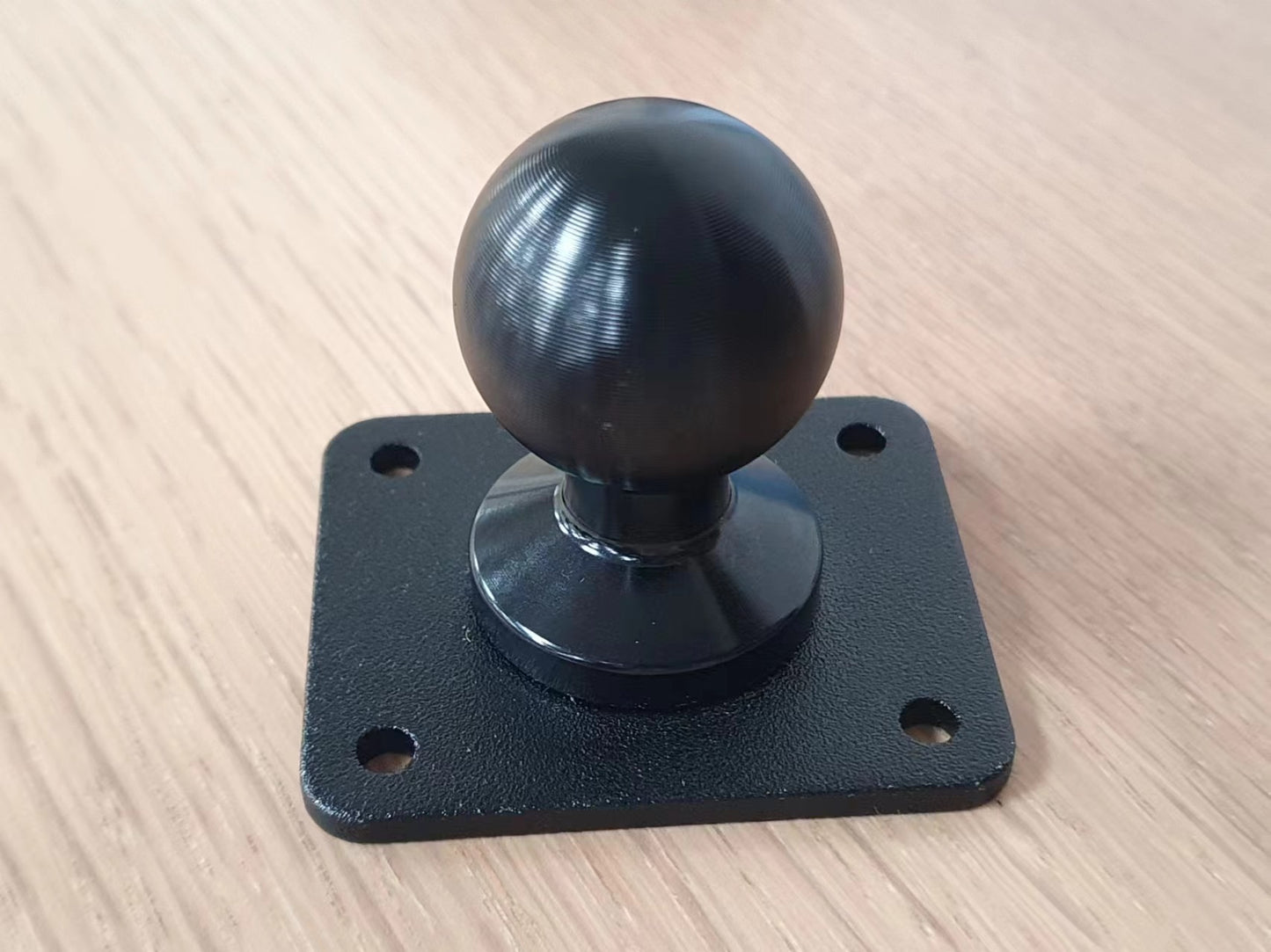 FLOW SERIES™ ACCESSORIES| AMP Mount Square 4 Holes Screw Down