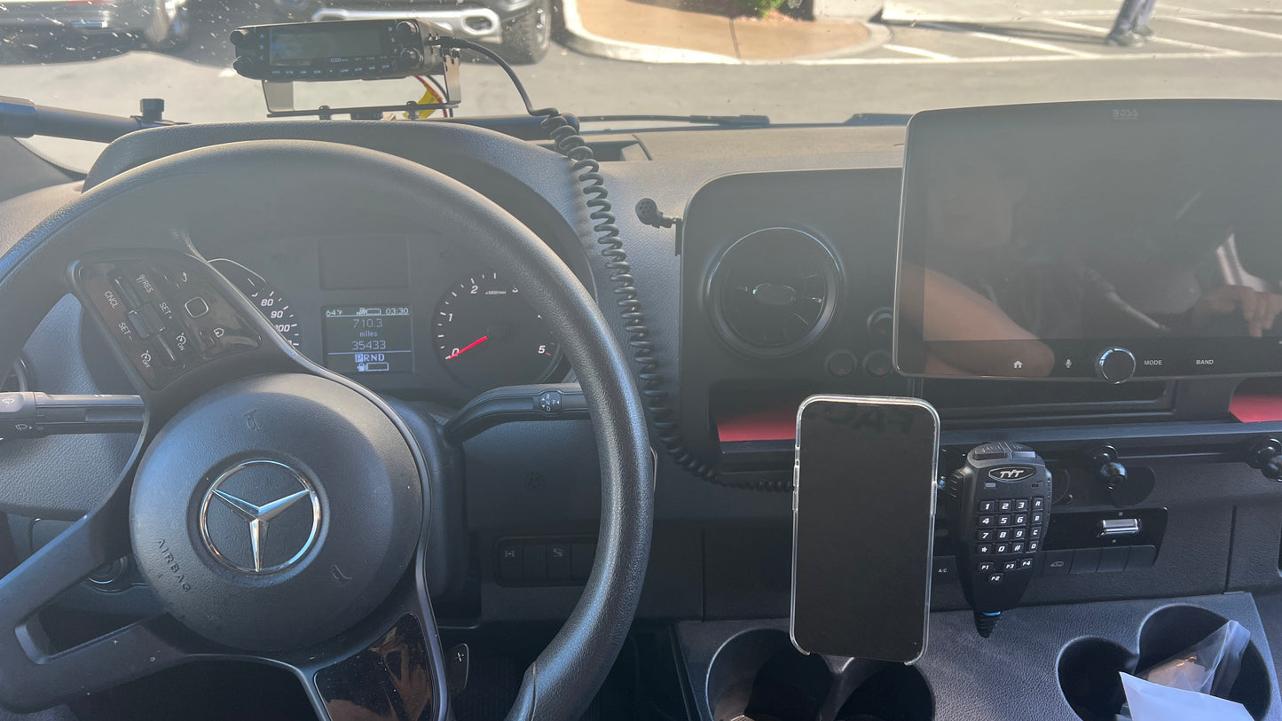 FLOW SERIES™| SPRINTER UNDER SCREEN POCKET MOUNT SYSTEM