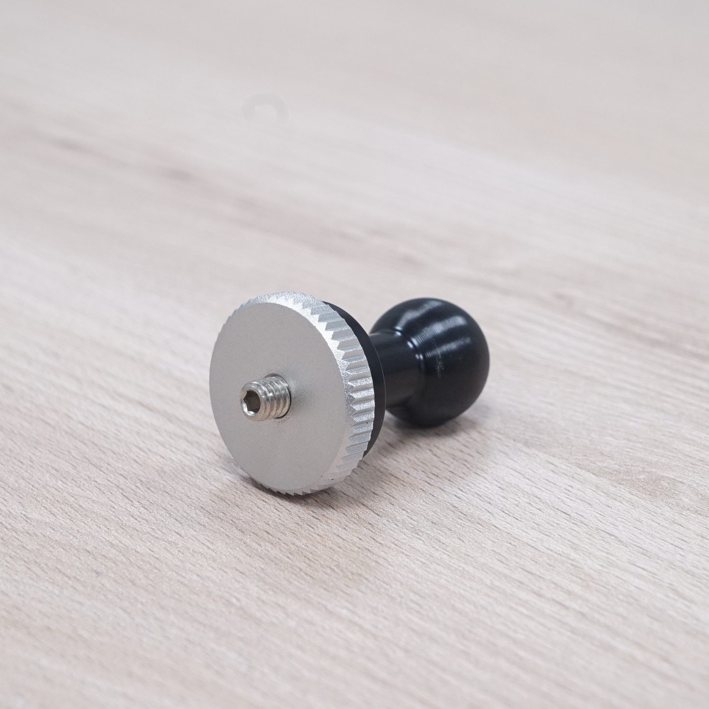 FLOW SERIES™ ACCESSORIES| CAMERA HOLDER 1/4" TO 20MM BALL ADAPTER SCREW ON