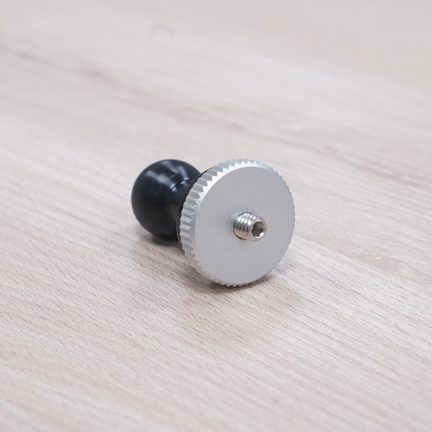 FLOW SERIES™ ACCESSORIES| CAMERA HOLDER 1/4" TO 20MM BALL ADAPTER SCREW ON