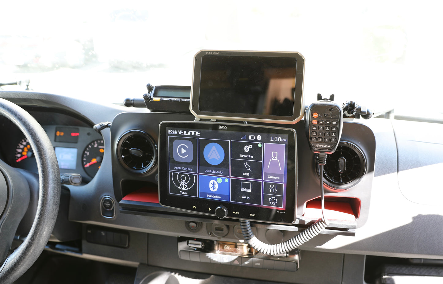 U mount system for accessories