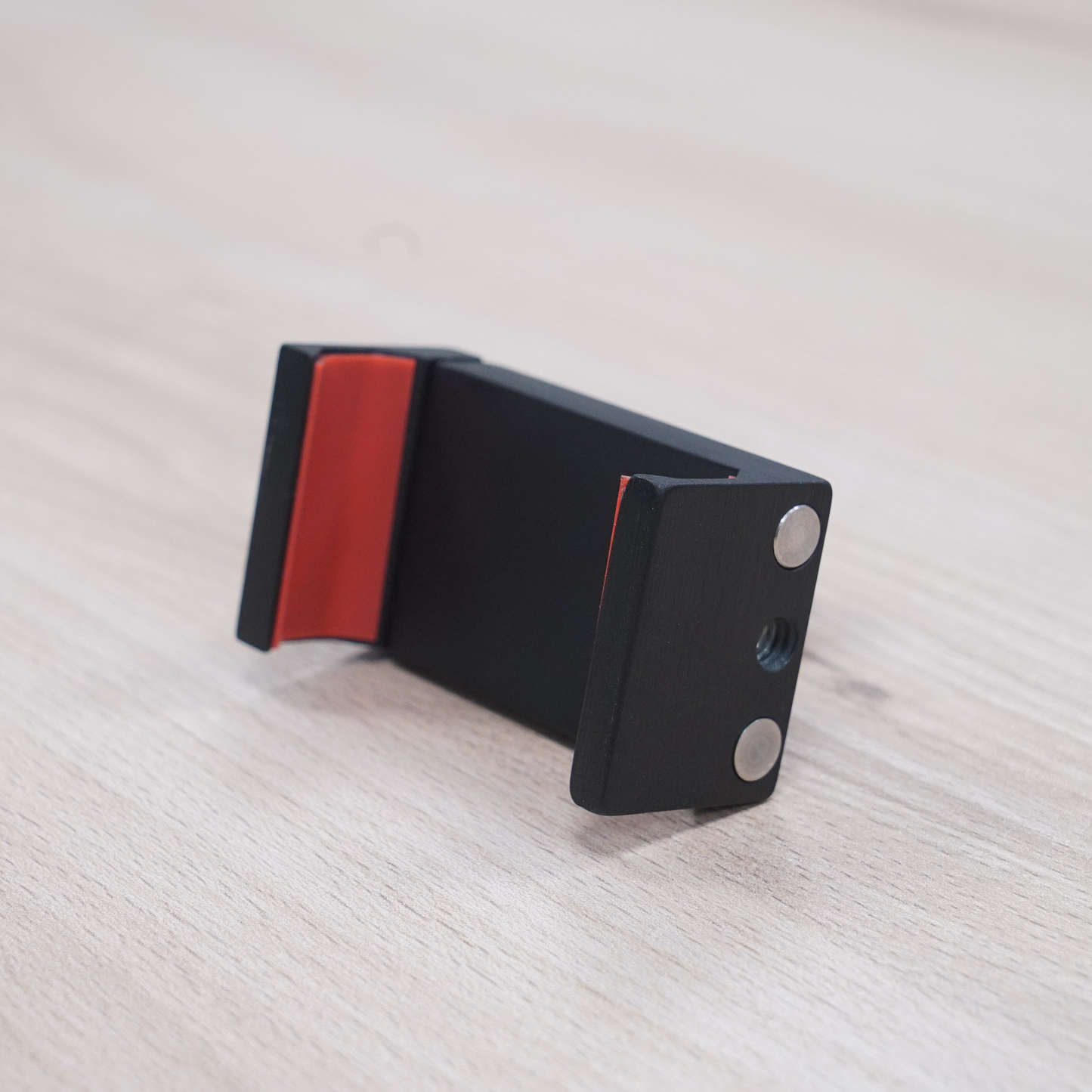 CAVE MASTER | HIGH SPRING TENSION PHONE HOLDER