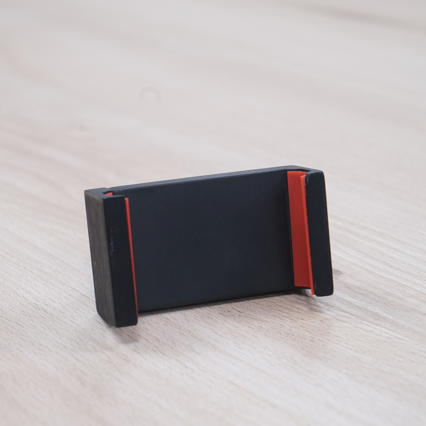 CAVE MASTER | HIGH SPRING TENSION PHONE HOLDER